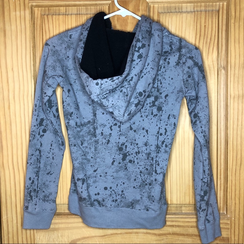 Tilly’s Infamous Grey Skull/Rose Zip Up Hoodie (S) - Picture 2 of 2